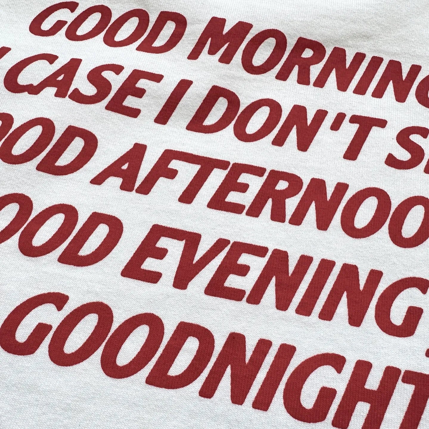 P158 # CTS-100 Saint tribute to the movie "The Truman Show" limited co-branded long-sleeved version. Original 280g heavyweight fabric after washing. Retro single stitch heaven and earth needle crafts. Heavy Assute fermentation mill wash water. White ink direct-jet printing. Size: S M L XL Saint’s latest 10.11 long-sleeved product is a limited edition co-branded with the movie “The Truman Show.” This long-sleeved product uses brand-new customized fabrics that are consistent with the original version. This is also the point of view explained by the manager Yuta Hosokawa at this year’s Paris Fashion Week. He wants to express his own brand Saint Michael has made a new and comprehensive upgrade. Compared with the old model, the new fabric has a higher count and heavier weight. With the blessing of the garment fermentation mill and washing process, the hand feel and texture are ceiling-level. Brothers will know our sincerity when they get it!    Going back to the theme of this item, the front print is a sublimated scene at the end of the movie "The Truman Show". The protagonist Truman bravely faces reality, breaks through the false cage, and looks for freedom and truth.    The back print is a classic line in the movie, "If I never see you again, I wish you good morning, good afternoon, and good night." "Life is like a play, and play is like life." The entire garment is made using the most common and complex single-needle sewing process (commonly known as the single-thread heaven-and-earth needle) found in vintage vintage brands such as Saint Michael.